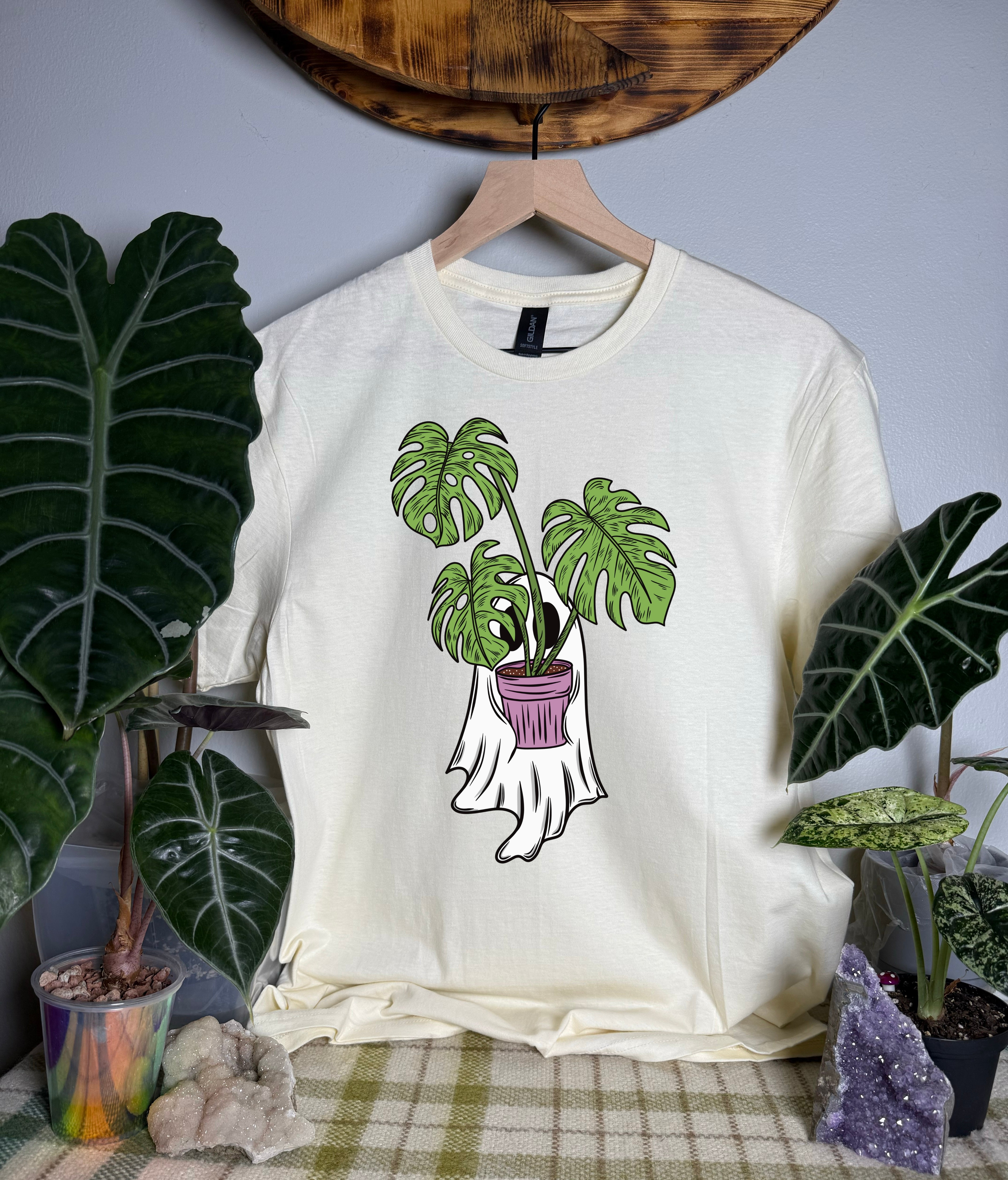 Monstera Ghostie Gildan Tops