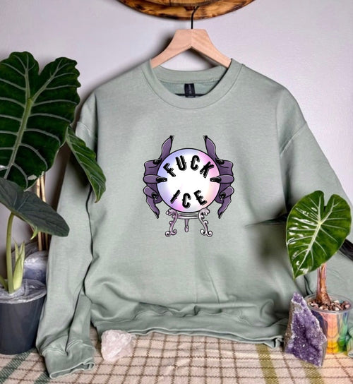 F 🧊 Gildan Tops