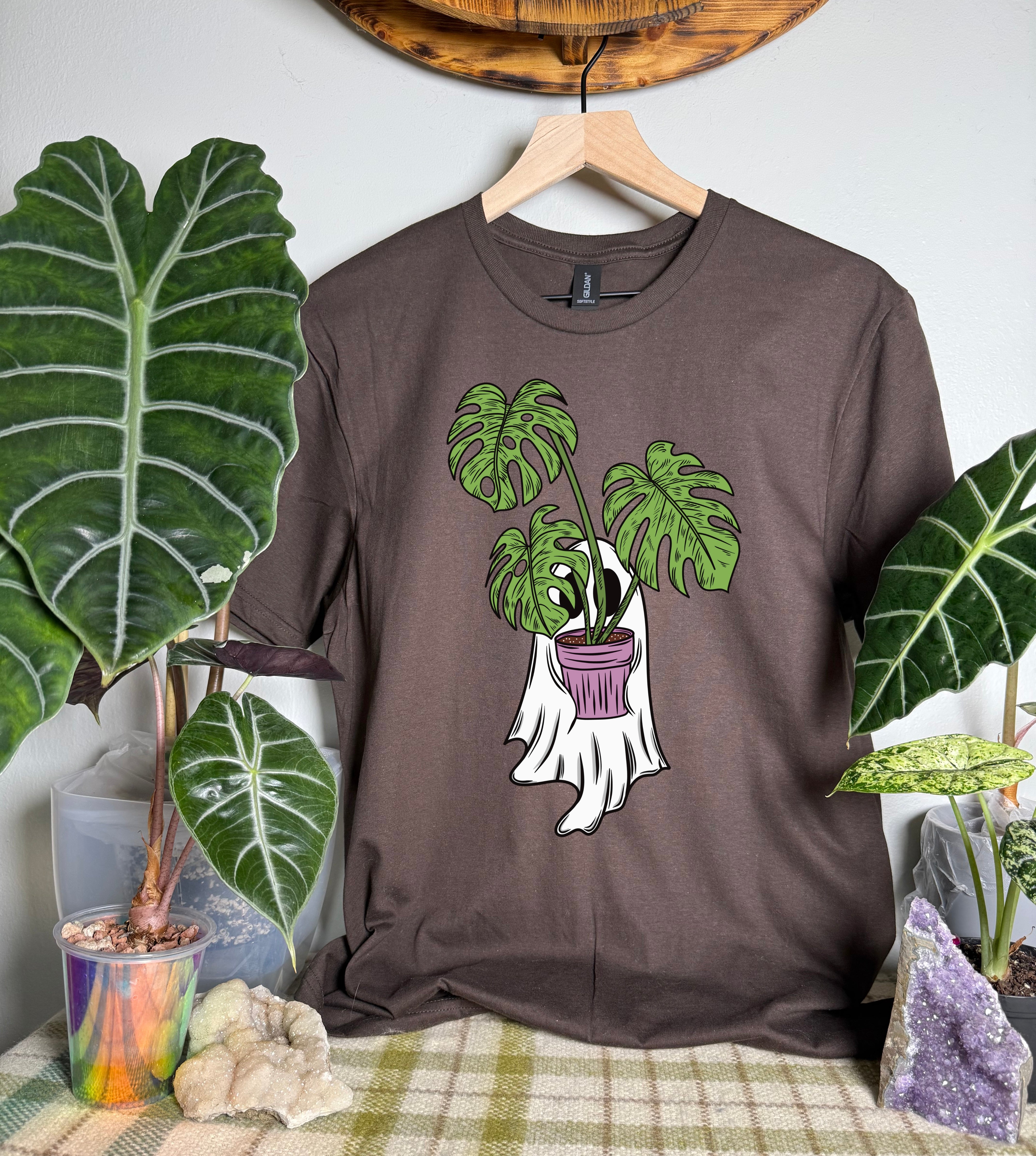 Monstera Ghostie Gildan Tops