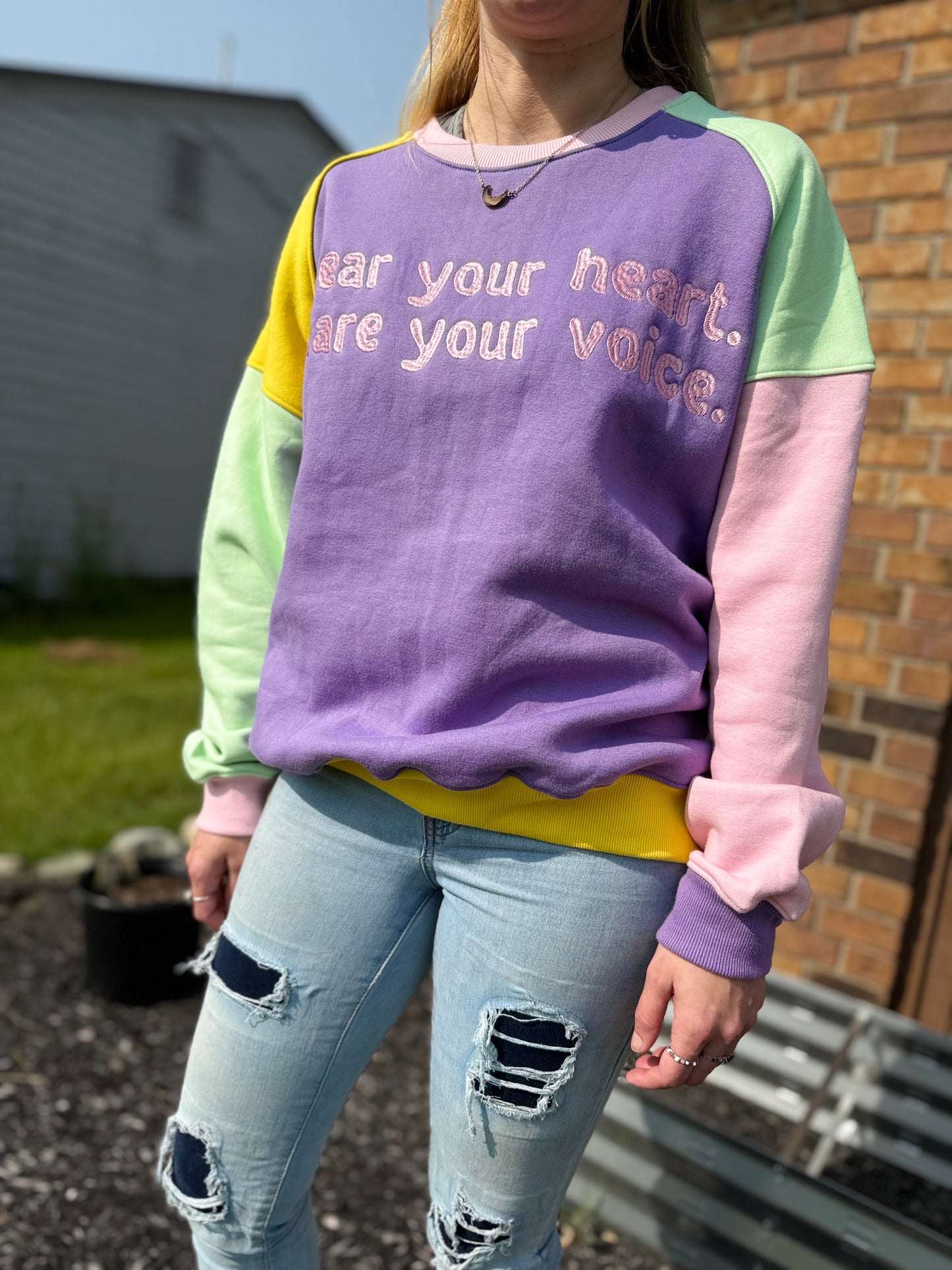 PRESALE. 90’s Vibes Crewneck