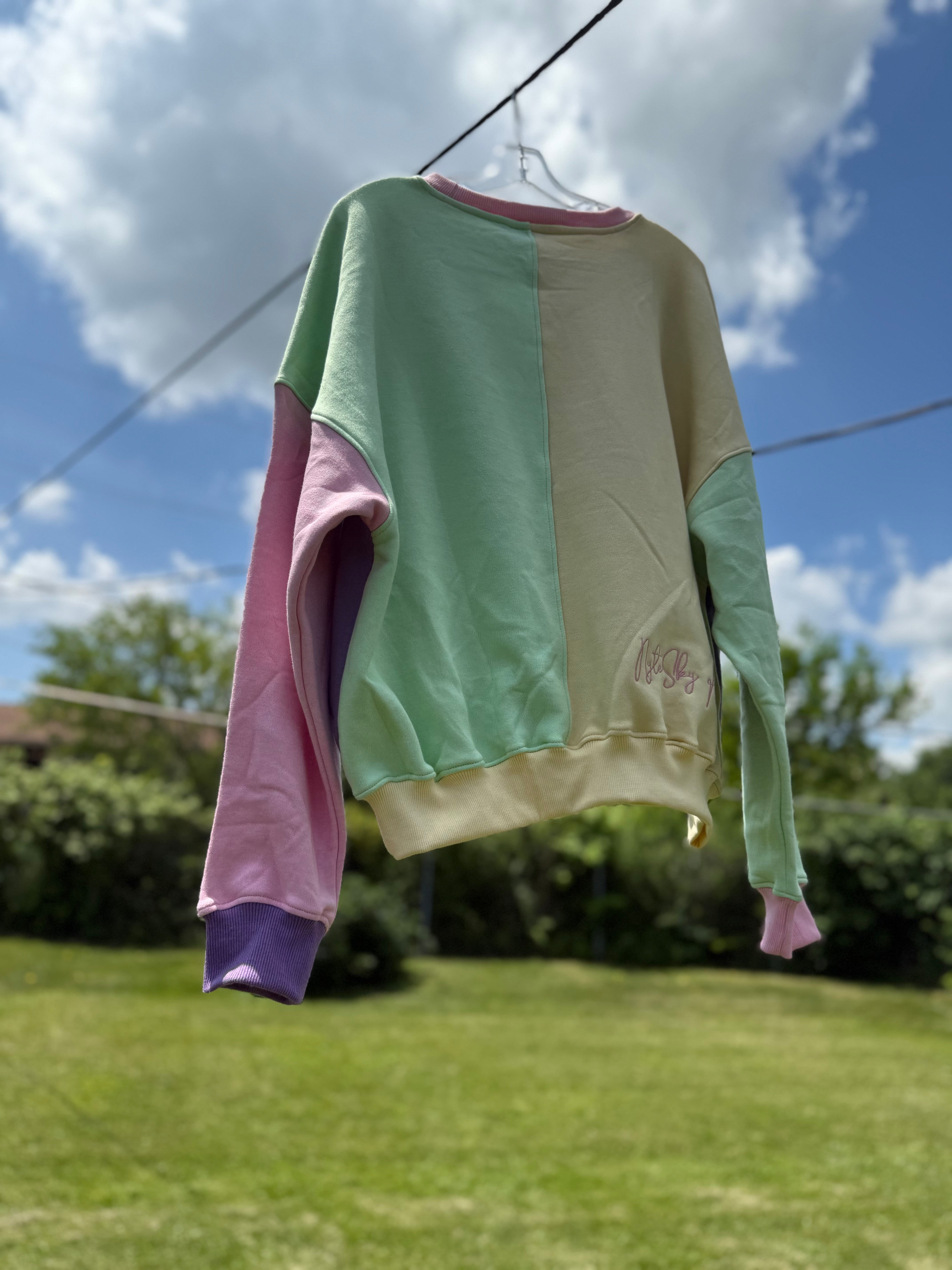 90’s Vibes Crewneck