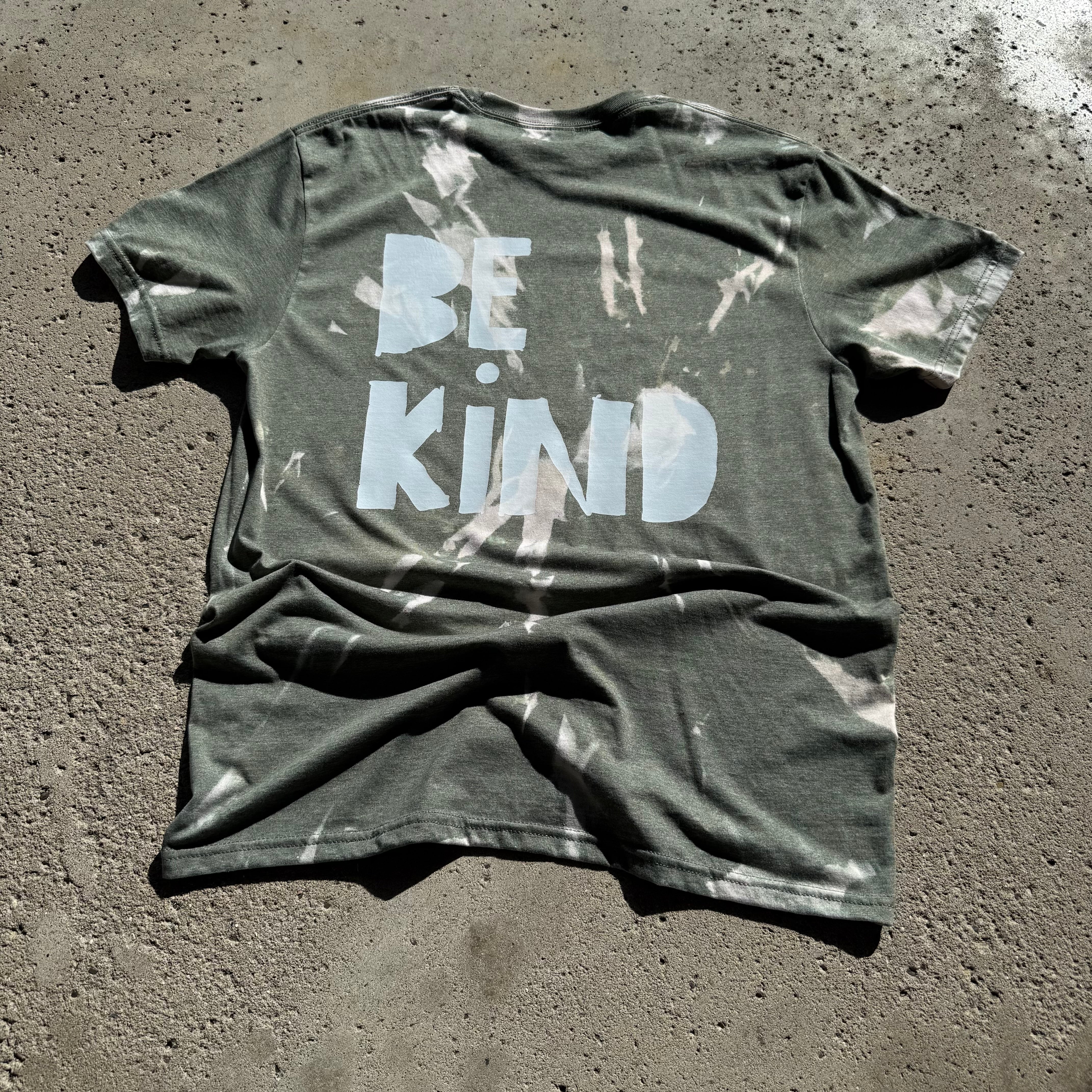 Bleach Dyed Be Kind Size L
