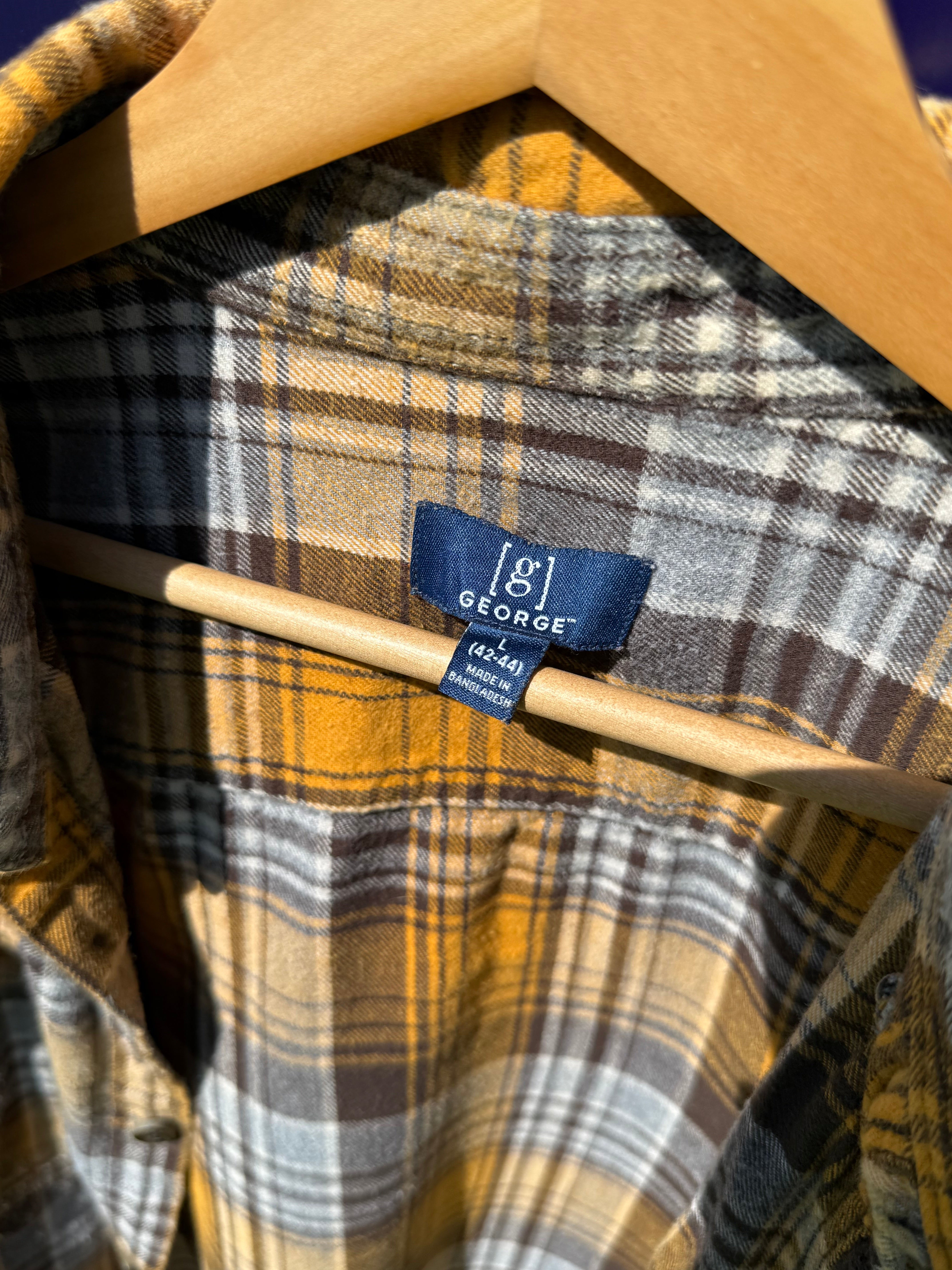 Noah Kahan Upthrift Flannel Size L