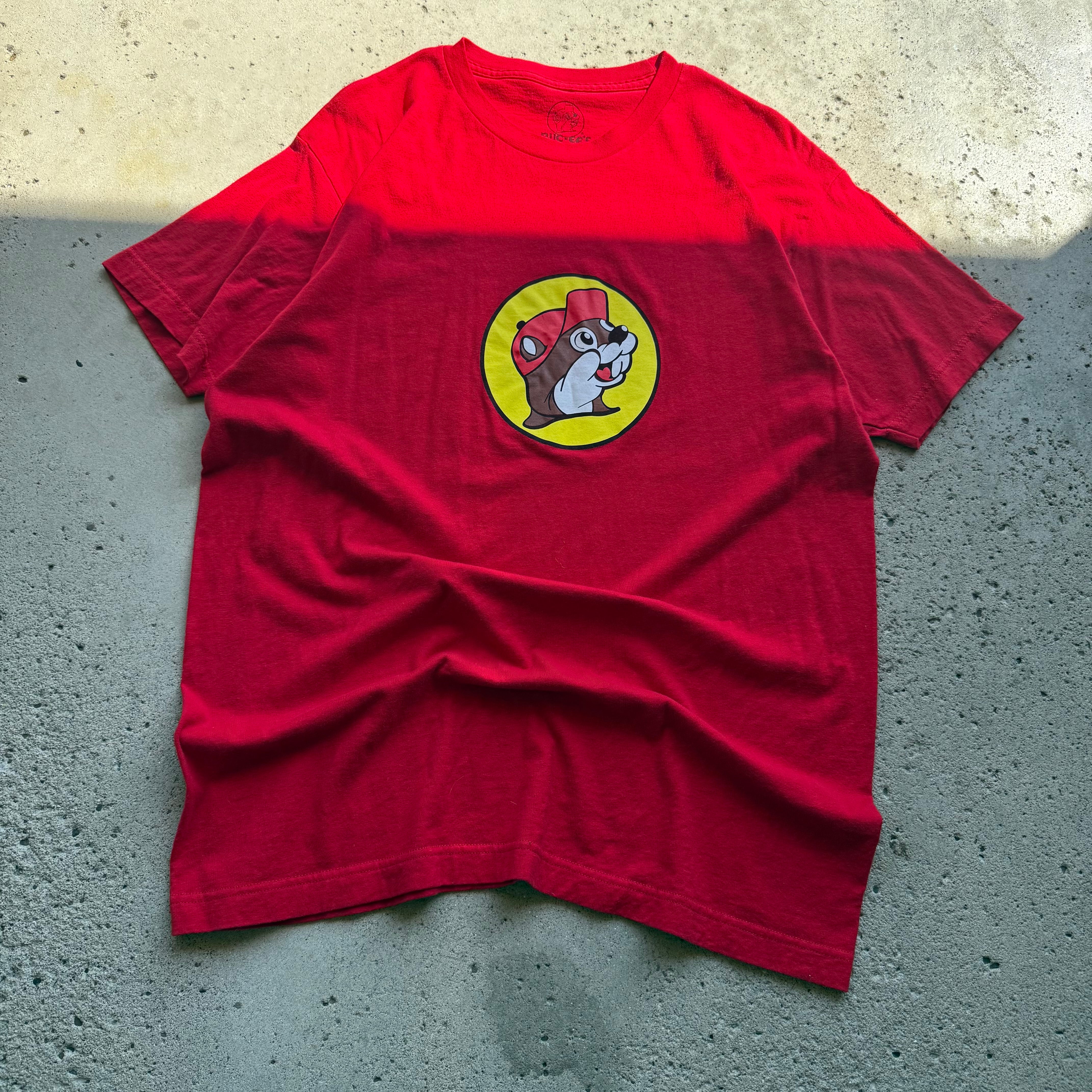 Bucees Tee Size L