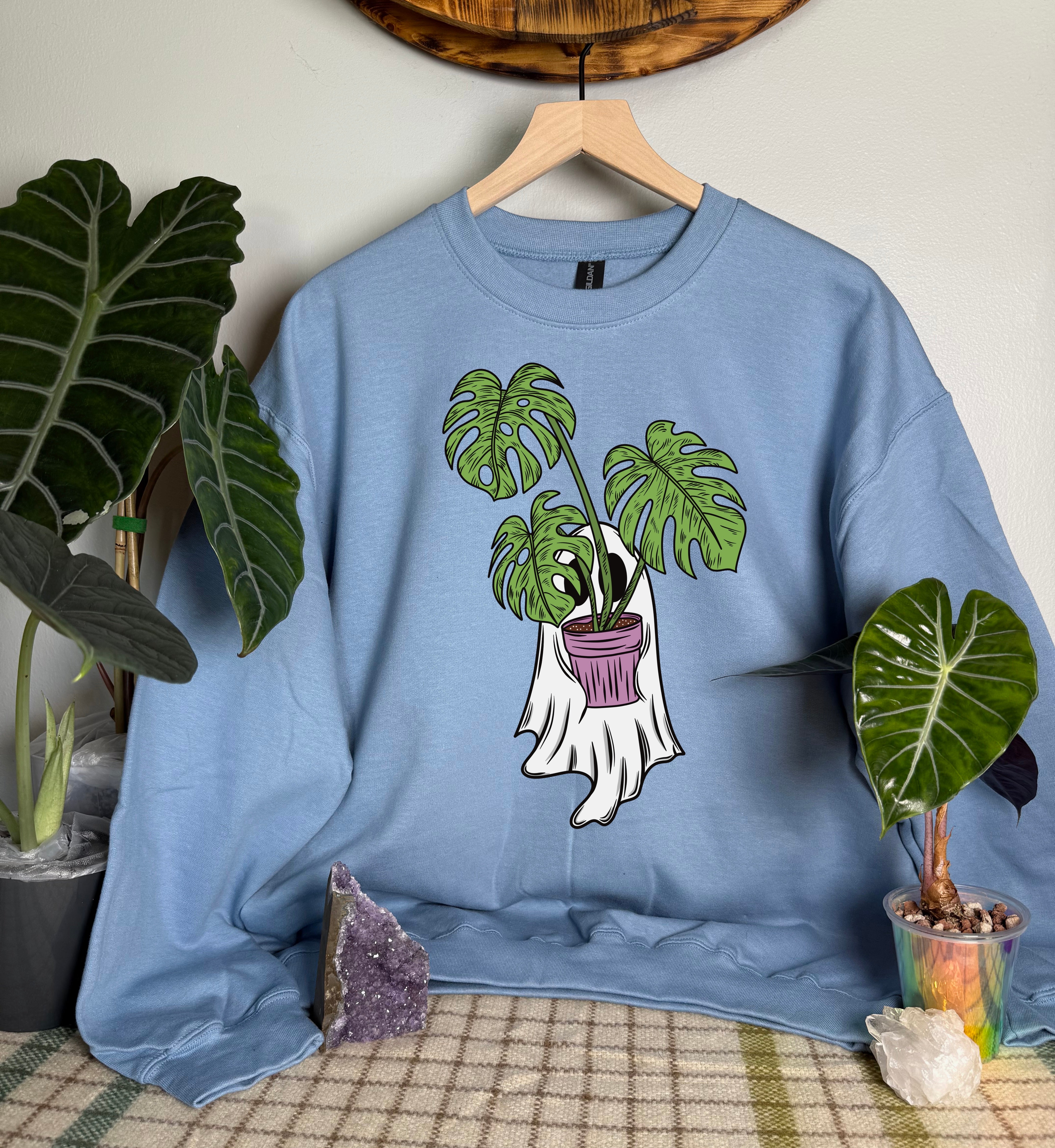 Monstera Ghostie Gildan Tops